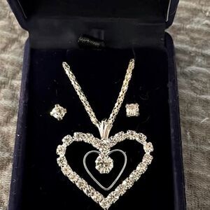 Heartโandย earringsโbundle